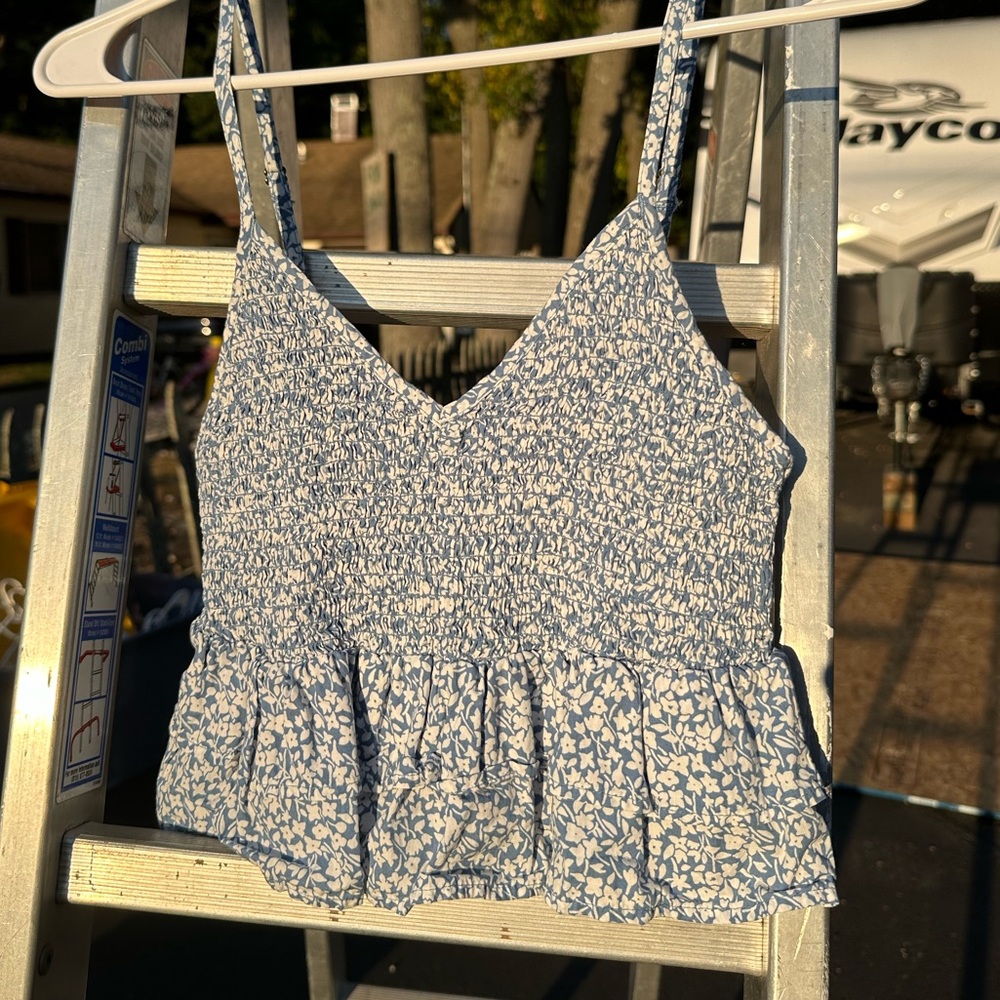 Blue floral cropped tank top